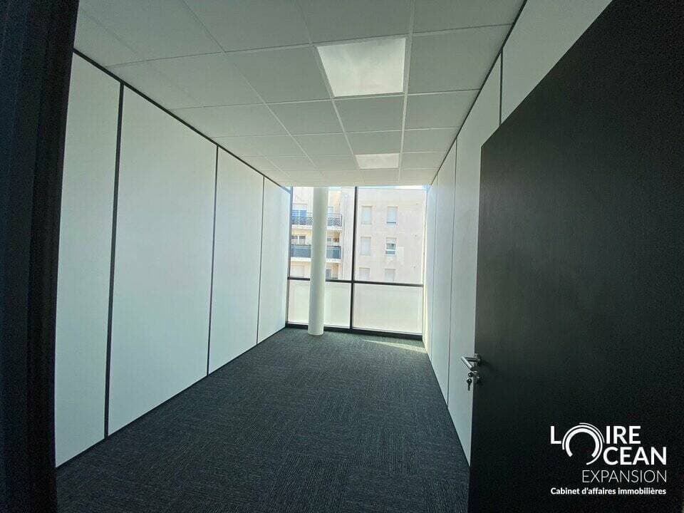 Local commercial · 130 m² · Location — photo 2
