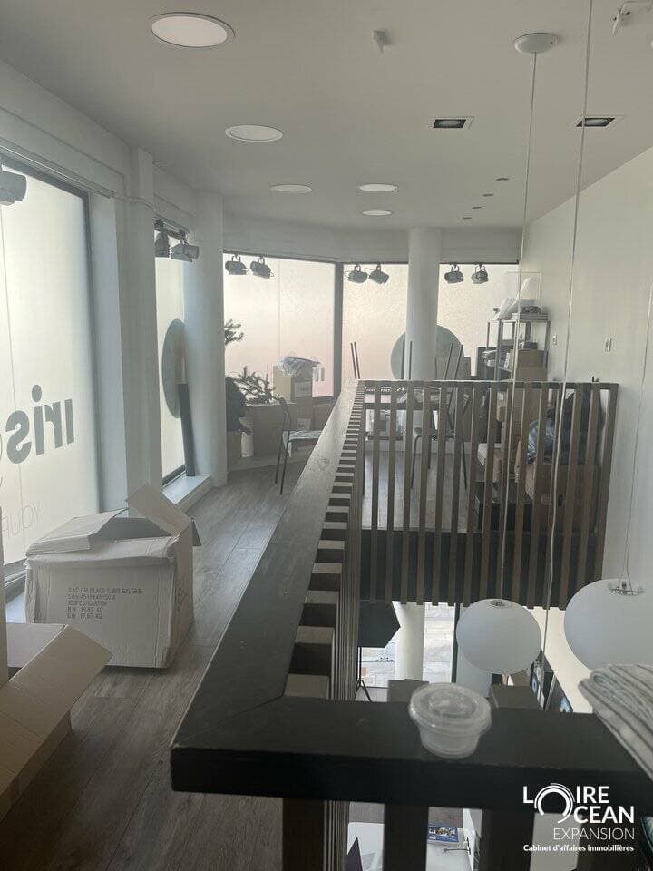 Local commercial · 32 m² · Location — photo 3