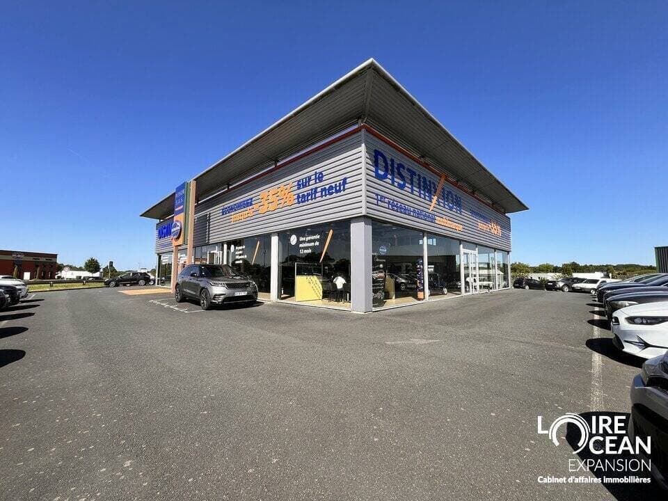 Garage automobile carrosserie · 1228 m² · Location — photo 2