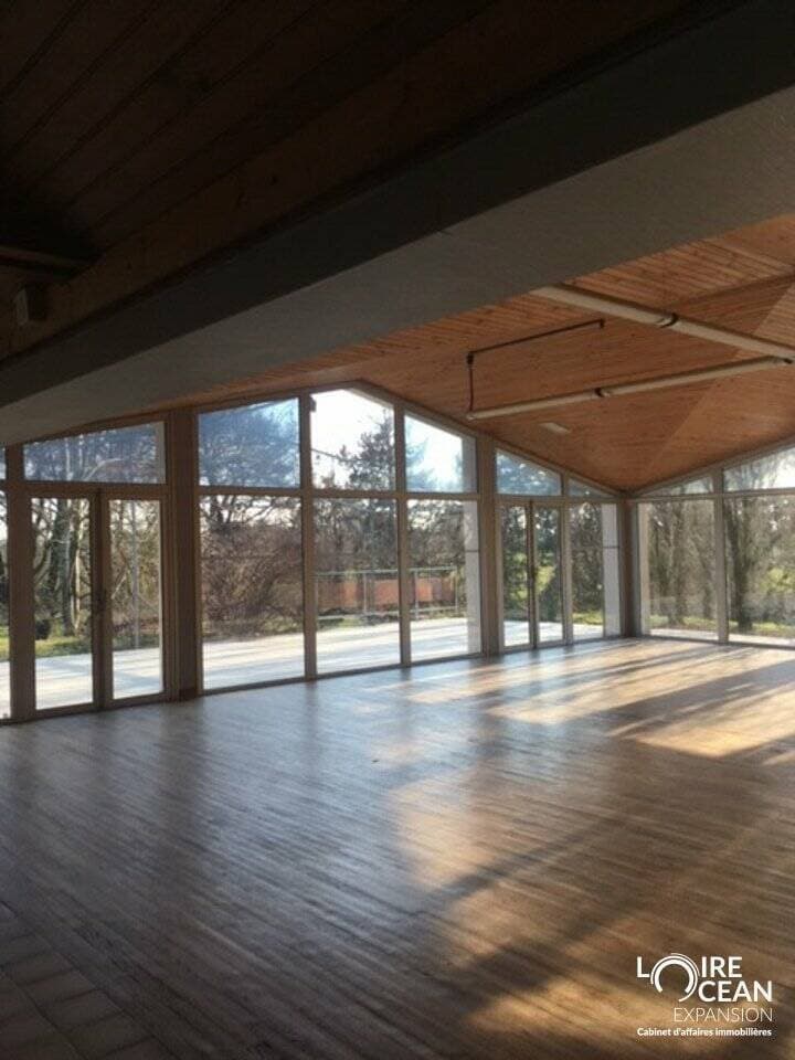 Local commercial · 14745 m² · Achat des murs — photo 2