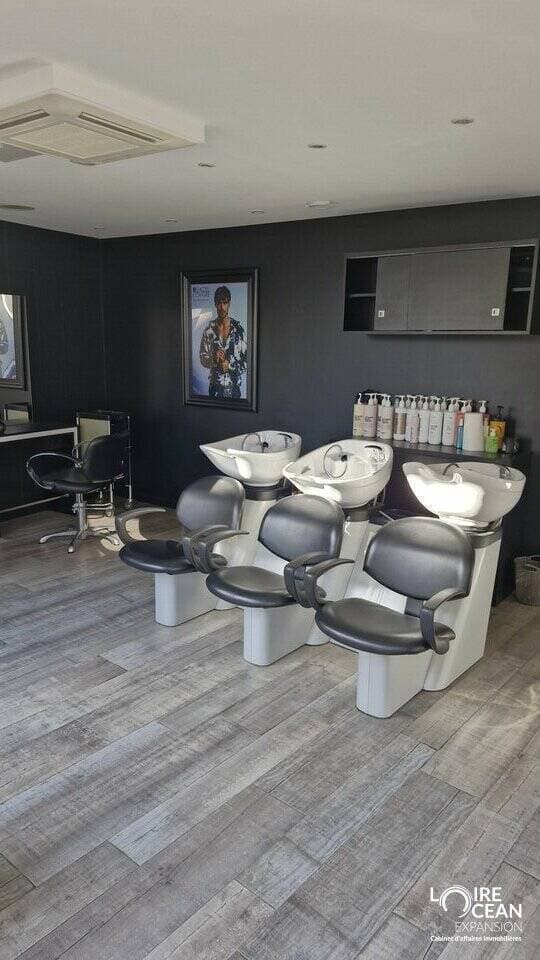 Local commercial · 73 m² · Location — photo 2