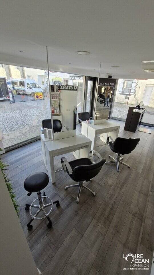 Local commercial · 73 m² · Location — photo 3