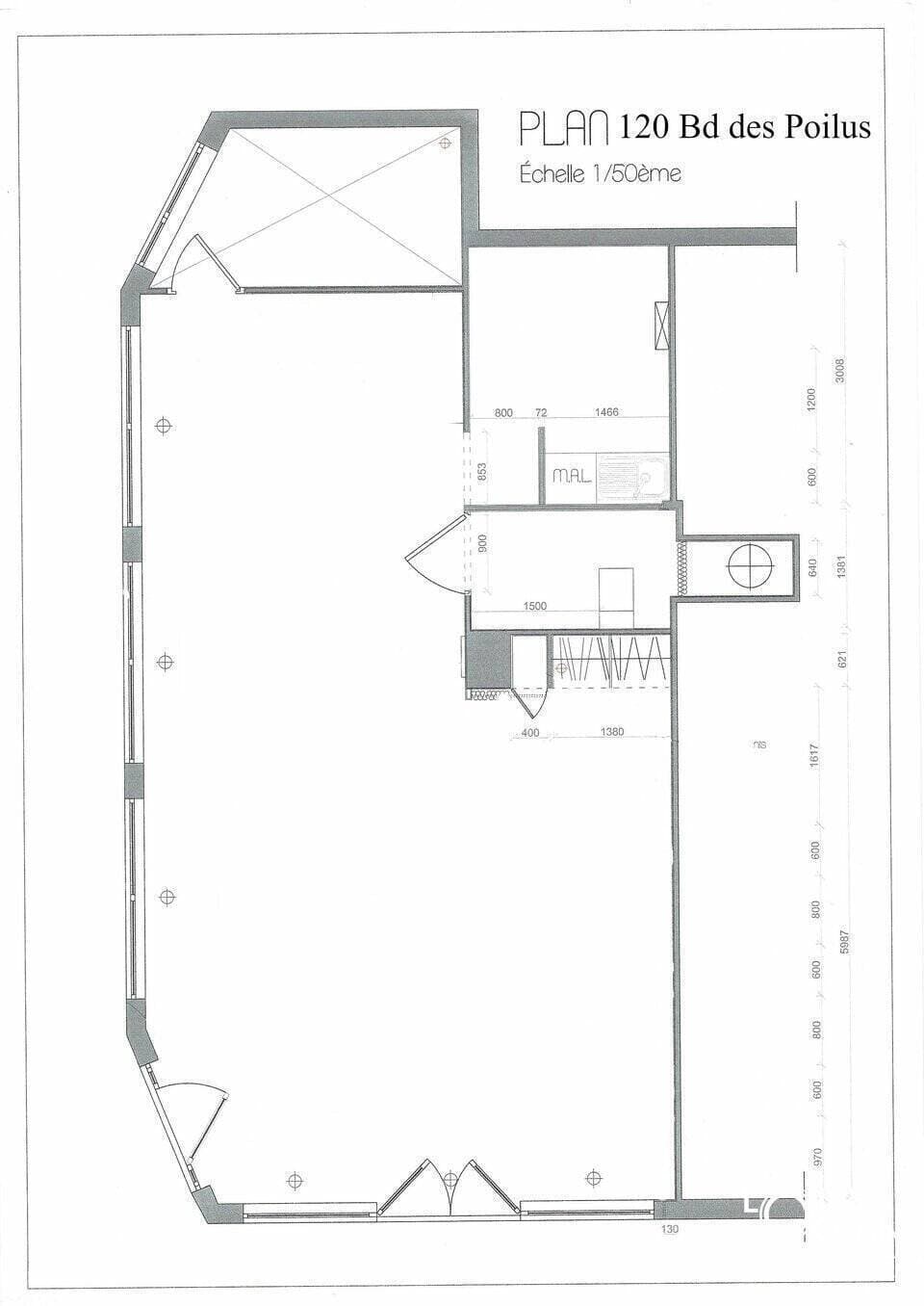 Cycles · 230 m² · Location — photo 3