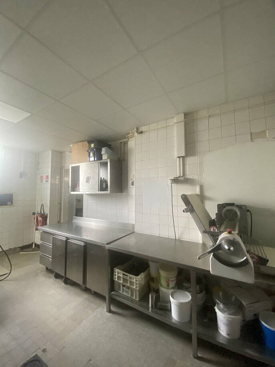 Local commercial · 177 m² · Achat des murs — photo 2