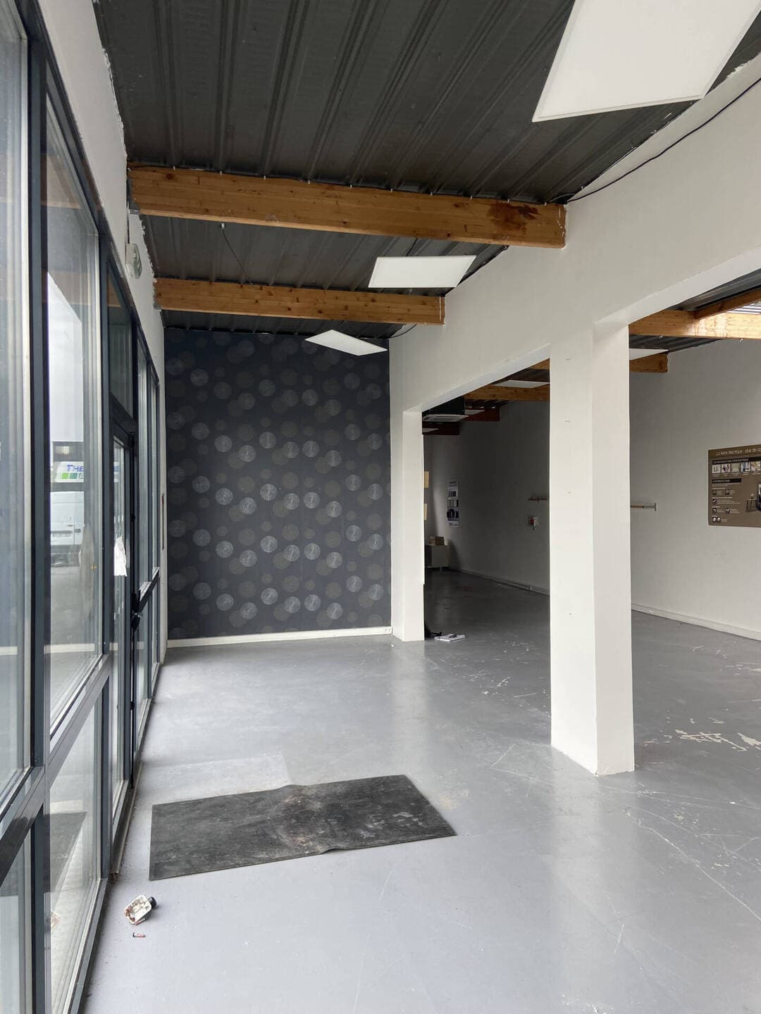 Local commercial · 140 m² · Location — photo 2