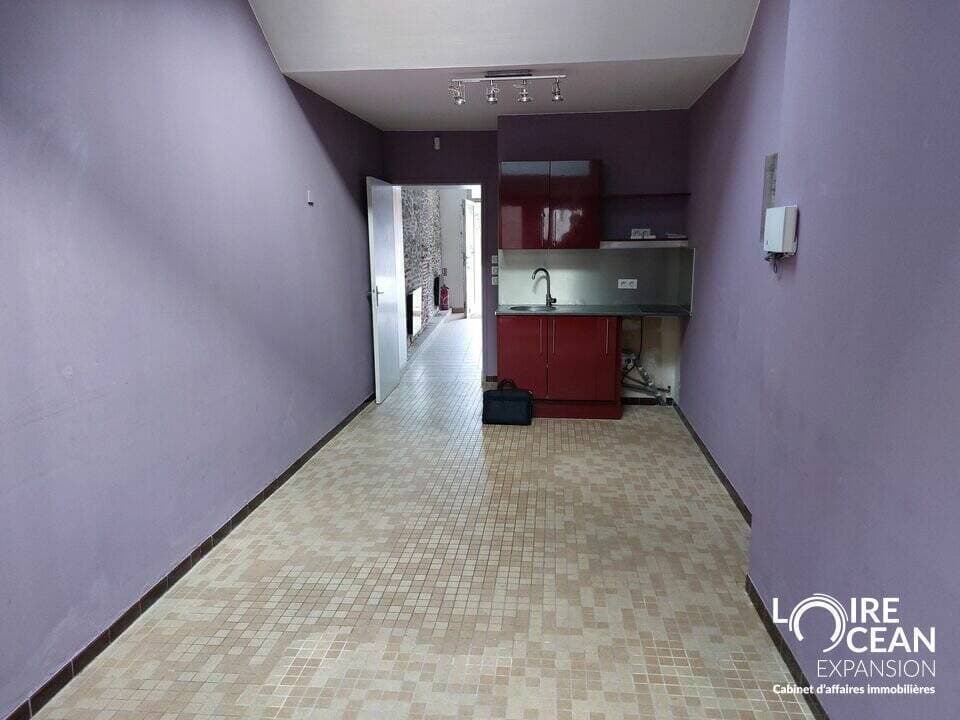 Local commercial · 44 m² · Location — photo 3