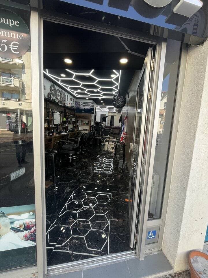 Salon de coiffure · 46 m² · Achat des murs — photo 3
