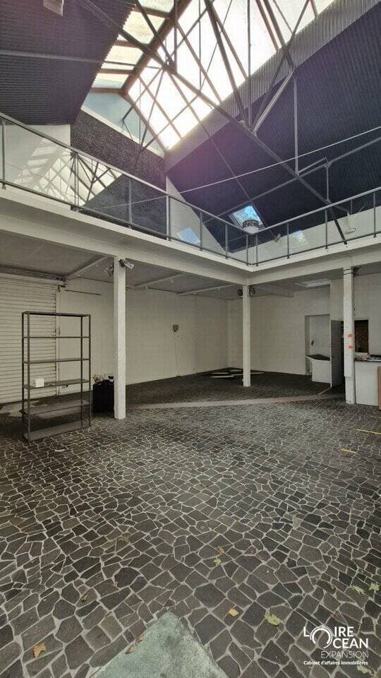 Local commercial · 317 m² · Location — photo 3