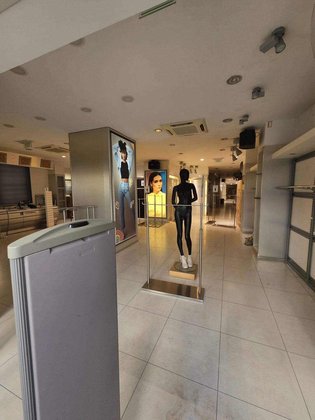Local commercial · 480 m² · Achat des murs — photo 2