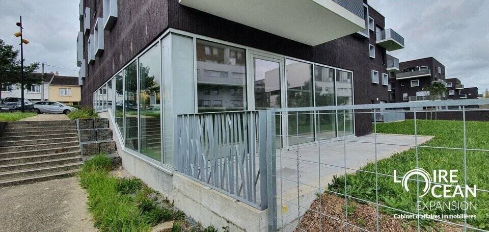 Local commercial · 158 m² · Achat des murs — photo 2