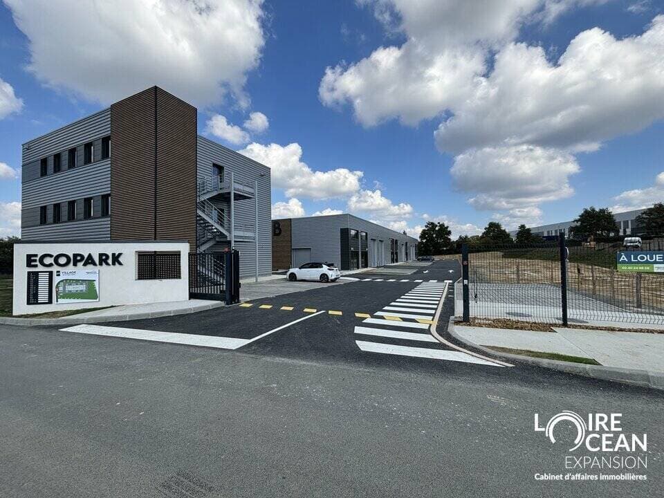 Local commercial · 600 m² · Location — photo 3