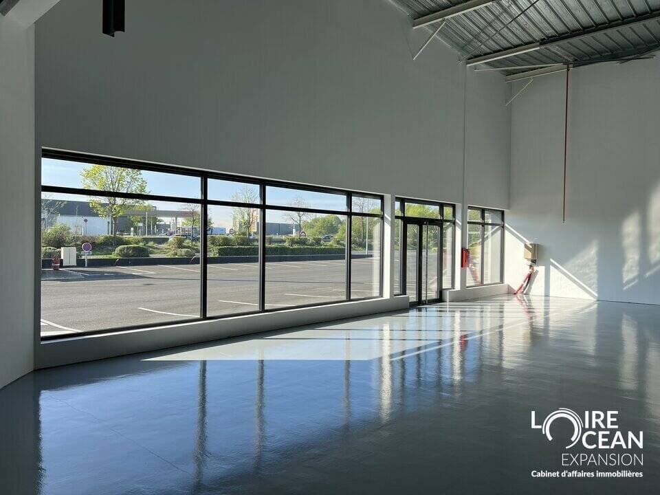 local Angers 49000 — photo 1