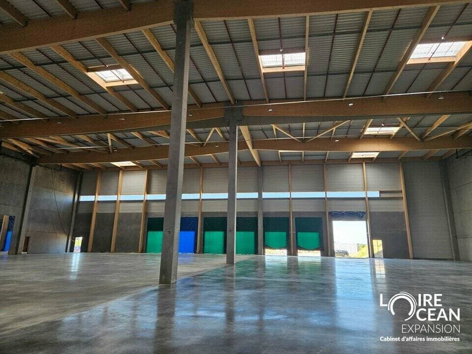 Local commercial · 540 m² · Location — photo 3