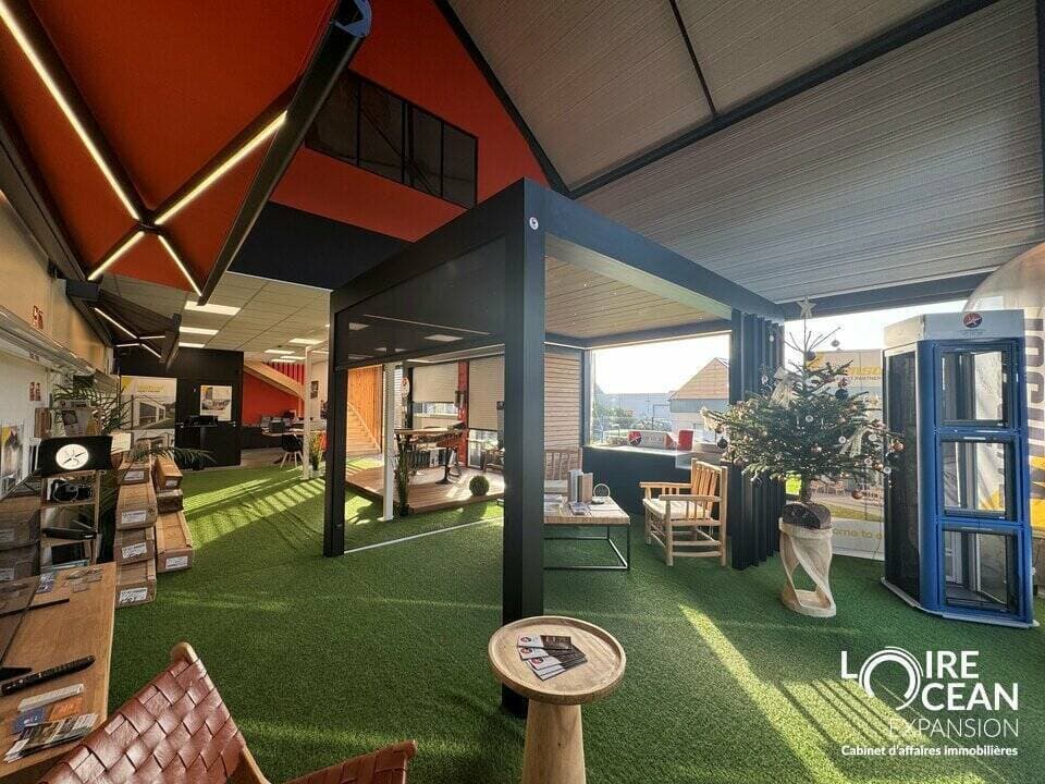 Local commercial · 175 m² · Location — photo 2