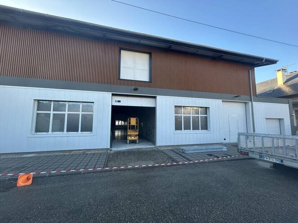 Local commercial · 485 m² · Location — photo 3