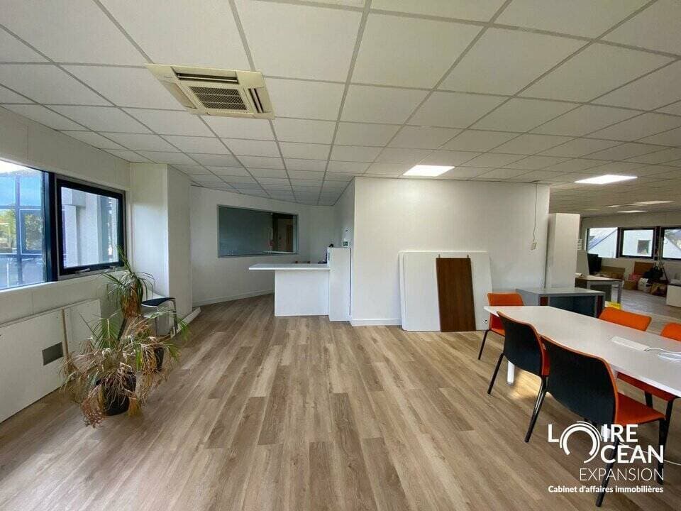 Local commercial · 124 m² · Achat des murs — photo 2