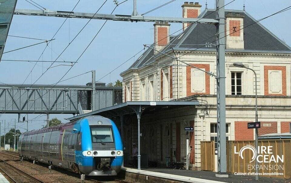 Local commercial · 165 m² · Location — photo 2