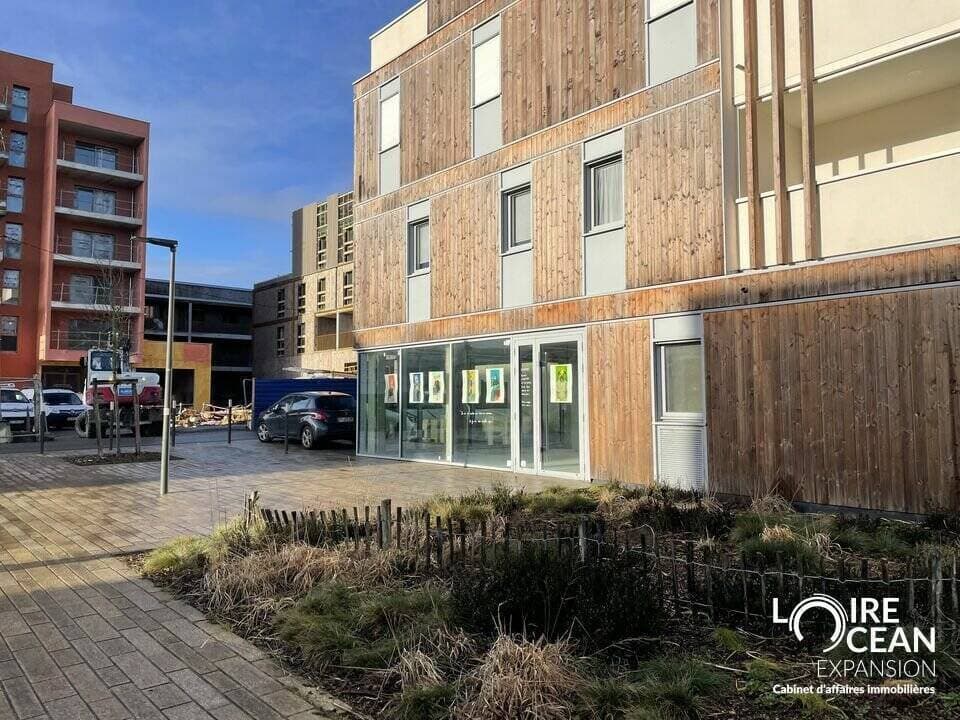 Local commercial · 214 m² · Achat des murs — photo 2