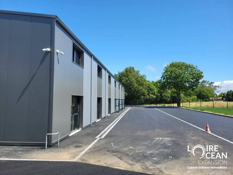 Local commercial · 166 m² · Location — photo 3