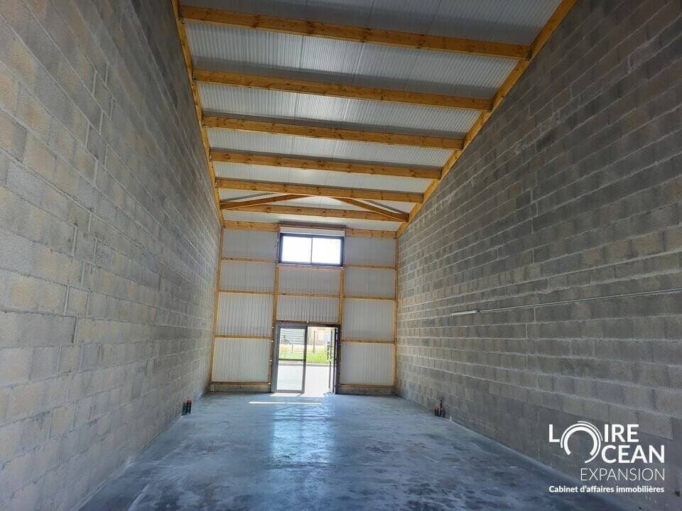 Local commercial · 100 m² · Location — photo 2