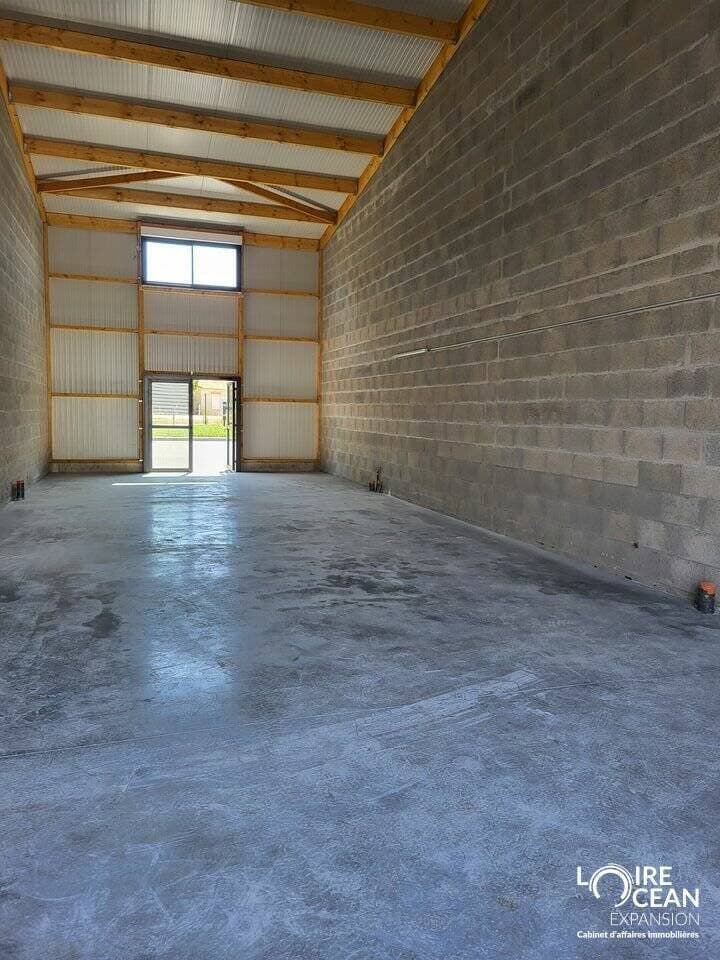 Local commercial · 100 m² · Location — photo 2