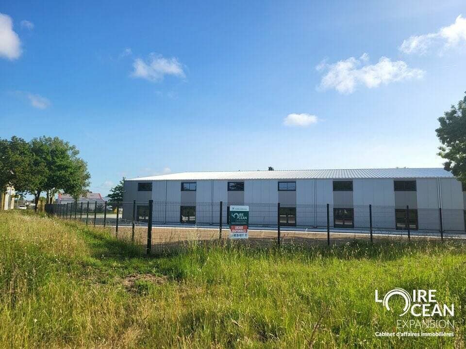 Local commercial · 100 m² · Location — photo 3