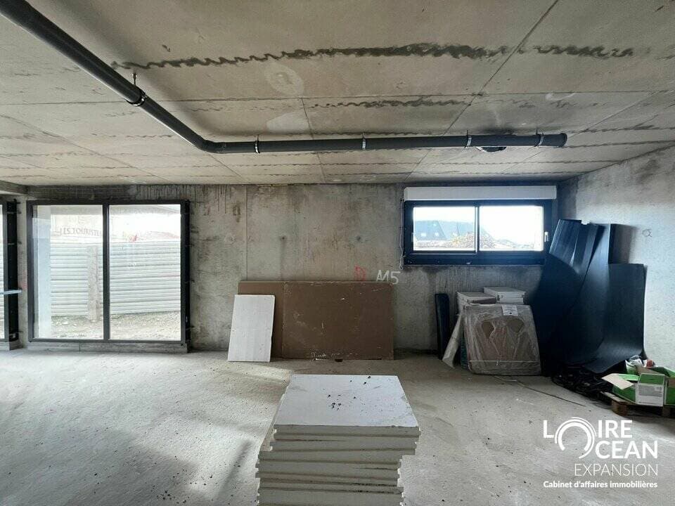 Local commercial · 73 m² · Location — photo 2