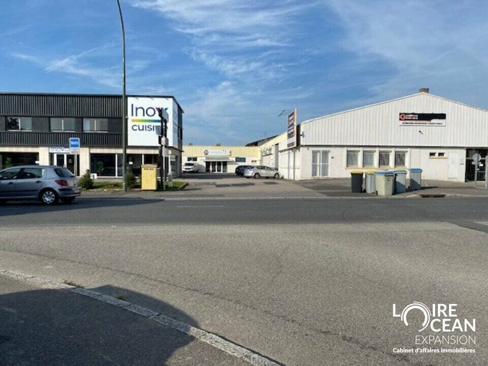 Local commercial · 1640 m² · Achat des murs — photo 2