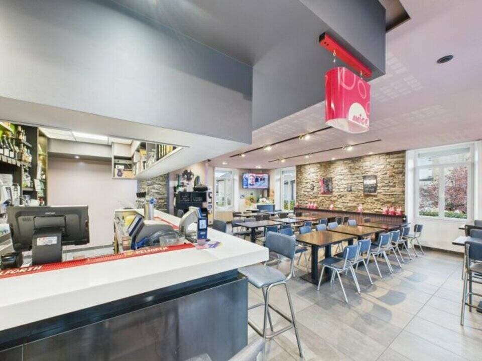 Bar restaurant · 240 m² · Achat des murs — photo 3