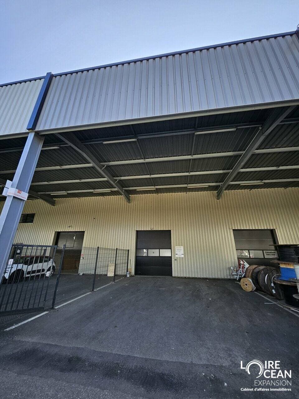 Local commercial · 290 m² · Location — photo 2