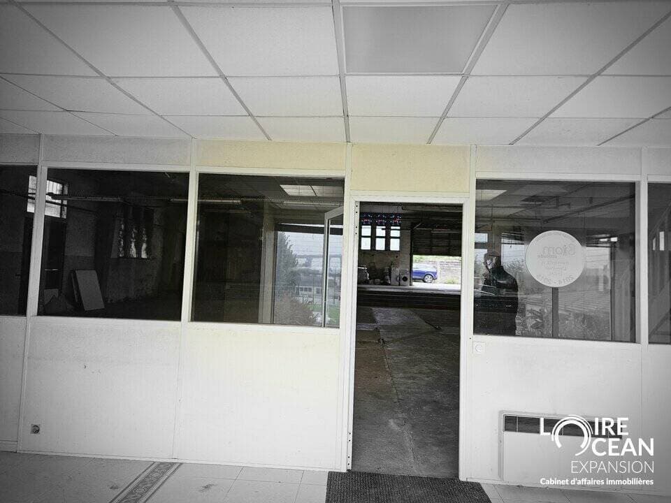 Ancienne menuiserie · 640 m² · Location — photo 2