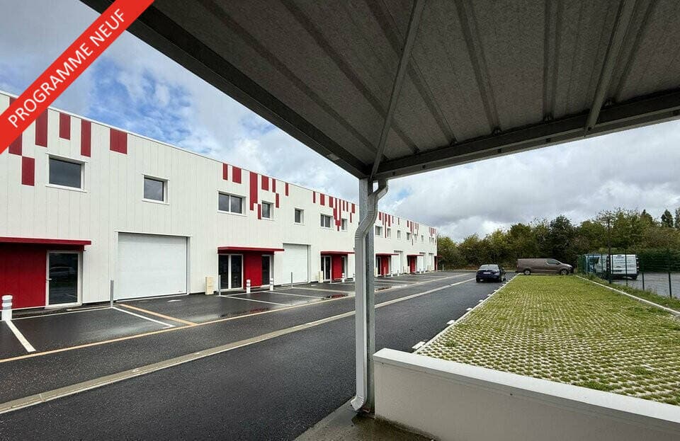 Libre · 600 m² · Achat des murs — photo 2