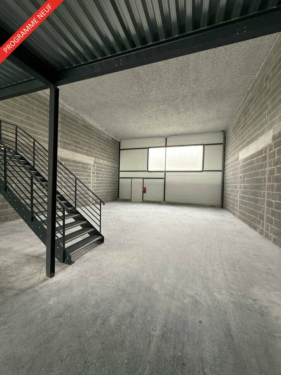 Libre · 600 m² · Achat des murs — photo 3