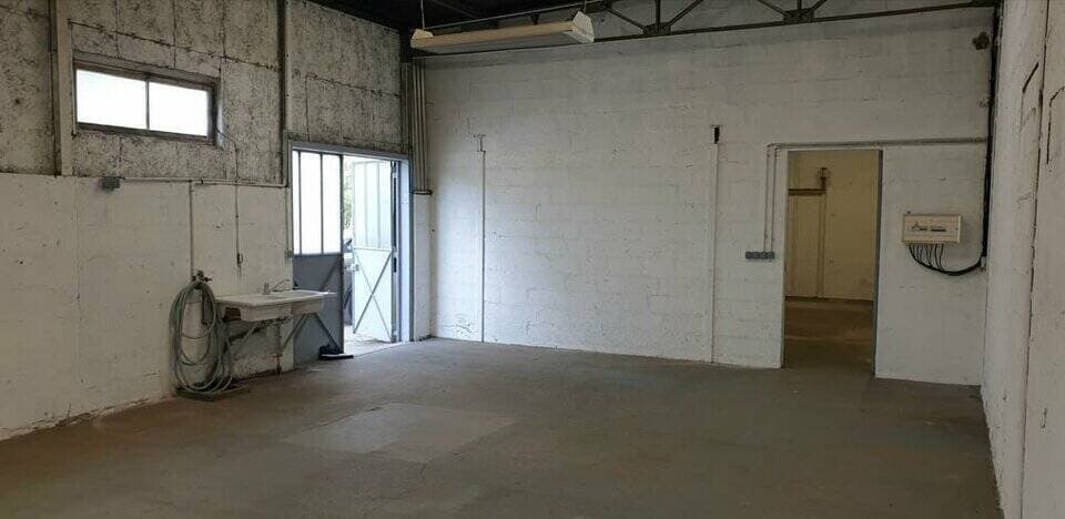 Local commercial · 140 m² · Location — photo 2