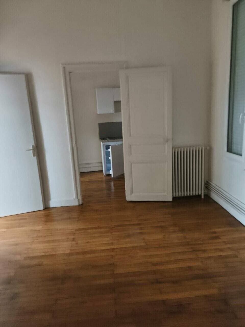 Local commercial · 43 m² · Location — photo 2