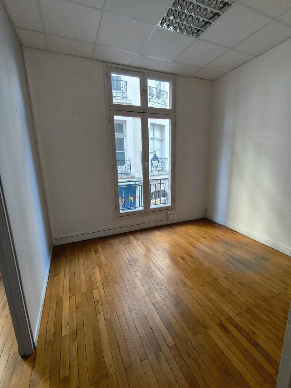 Local commercial · 43 m² · Location — photo 3