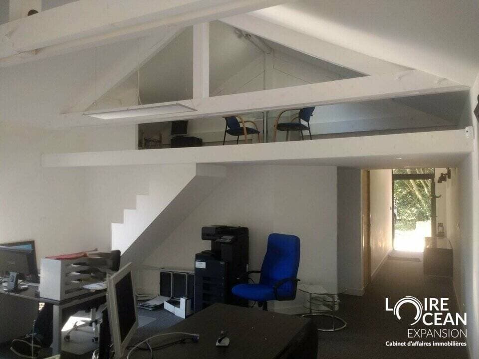 Local commercial · 87 m² · Location — photo 3