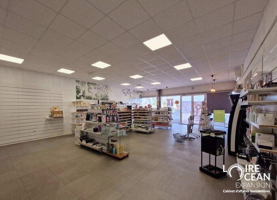 Local commercial · 119 m² · Location — photo 2
