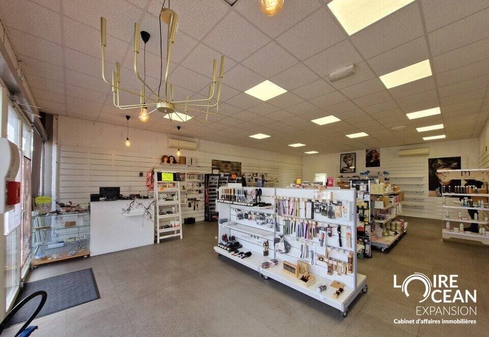 Local commercial · 119 m² · Location — photo 3