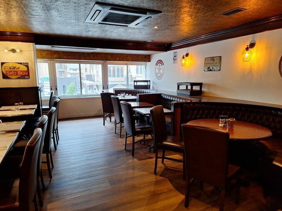 Bar brasserie · 300 m² · Achat des murs — photo 2