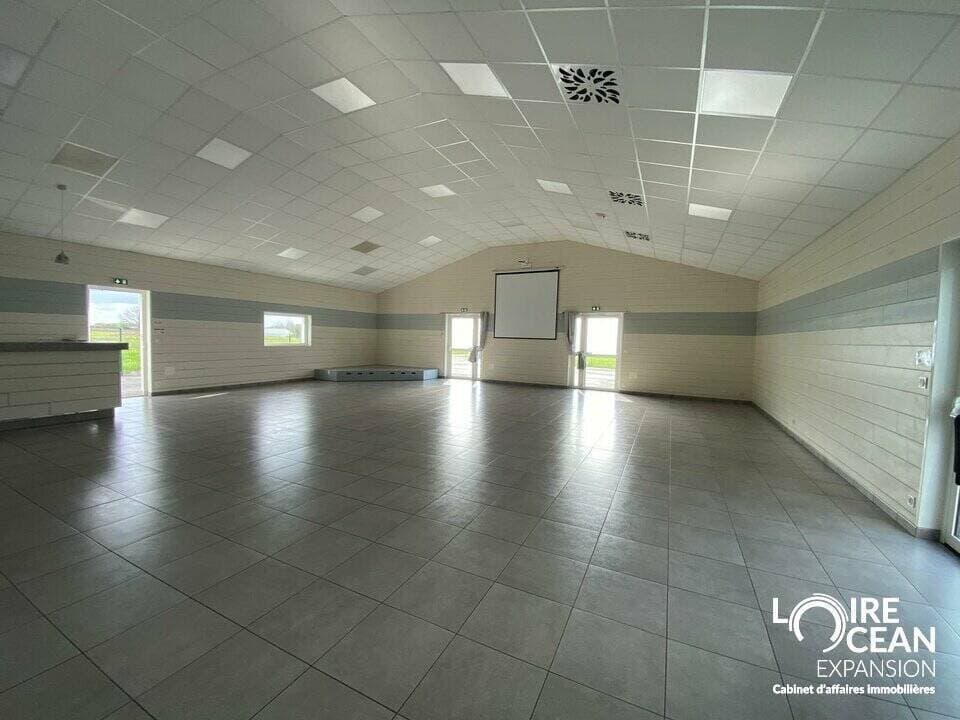 Local commercial · 287 m² · Achat des murs — photo 2
