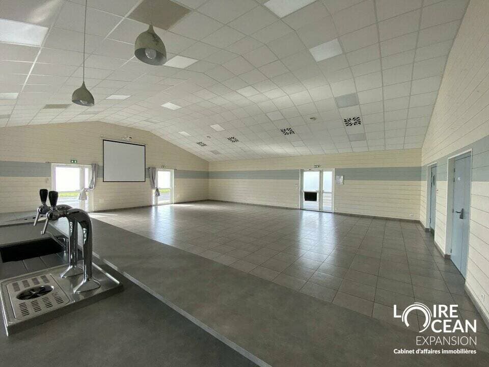 Local commercial · 287 m² · Achat des murs — photo 3