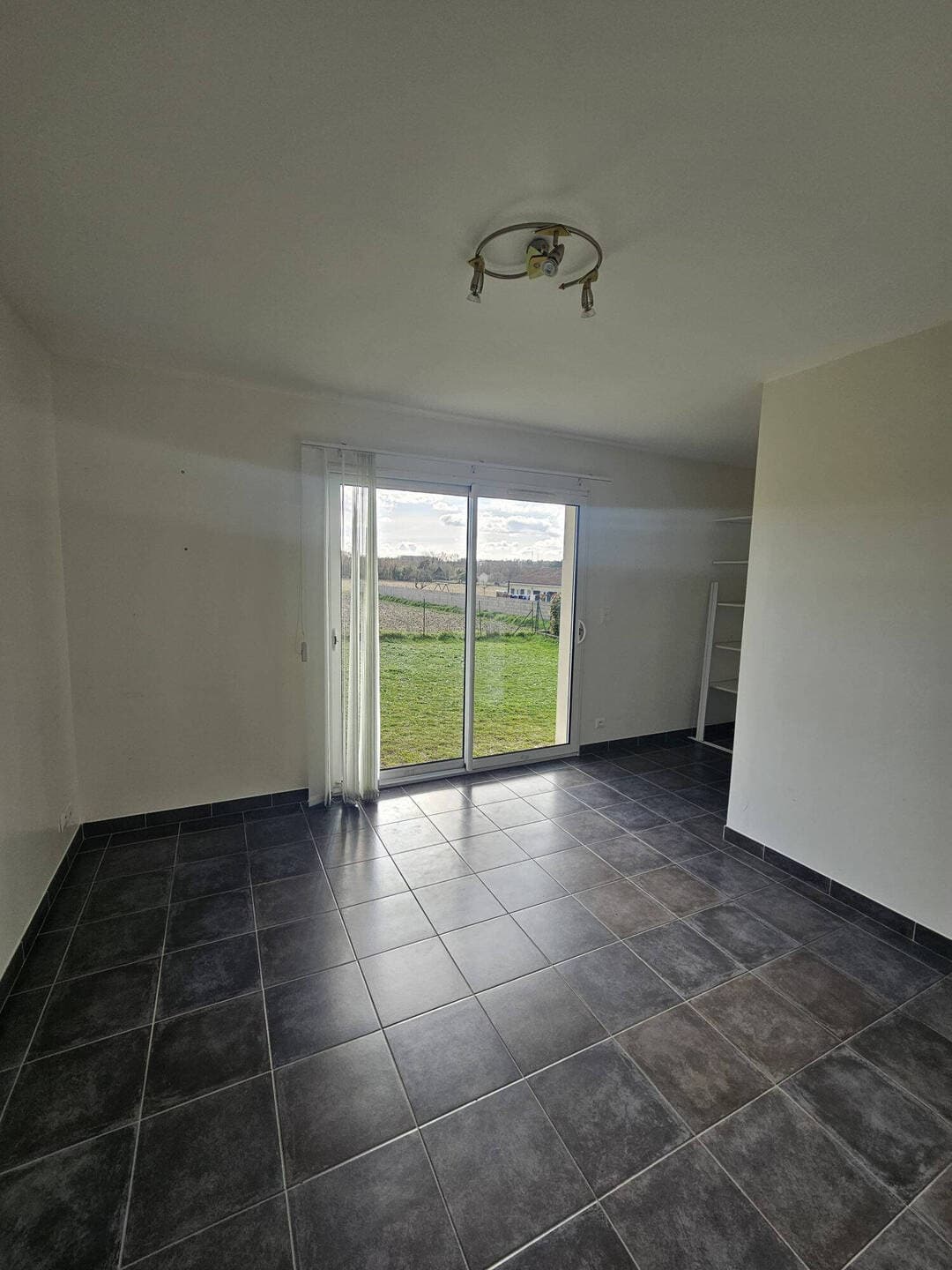 Bureau · 220 m² · Achat des murs — photo 3