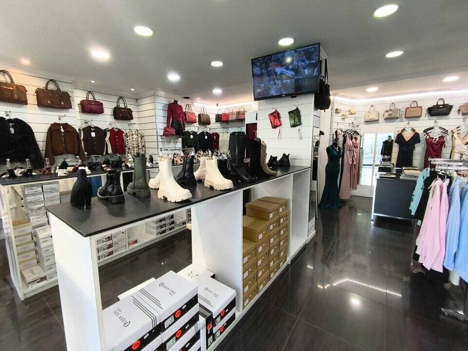 Local commercial · 115 m² · Location — photo 2