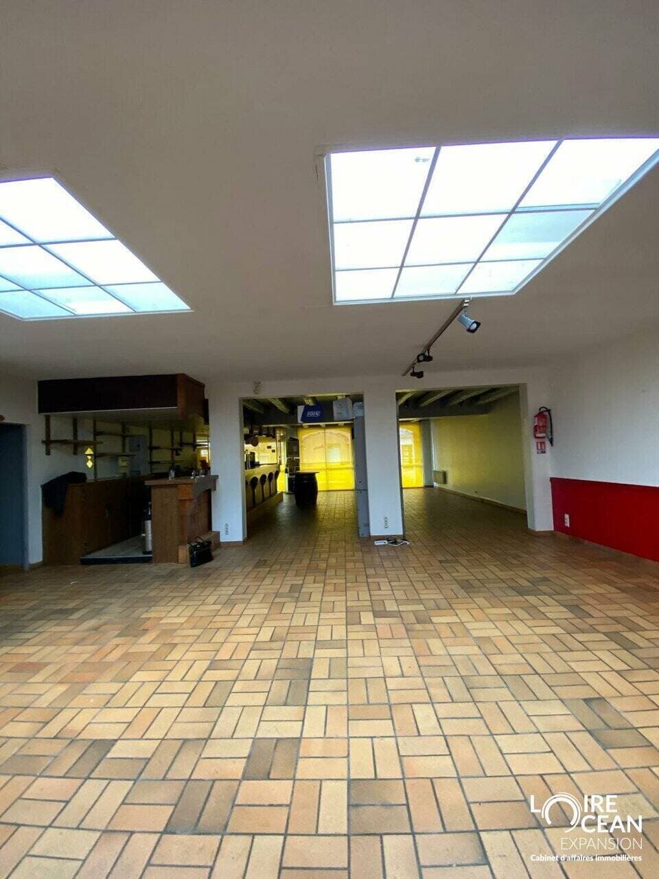 Local commercial 3600 m² — Aigrefeuille-sur-Maine — photo 1