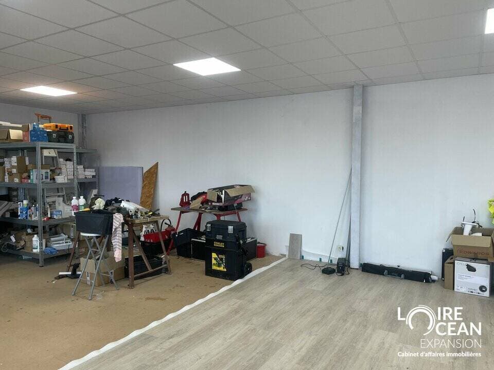 Local commercial · 300 m² · Achat des murs — photo 3