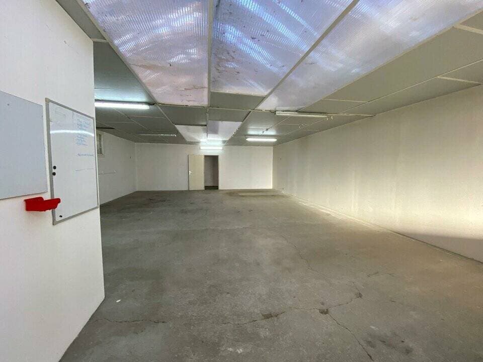 Local commercial · 525 m² · Location — photo 3