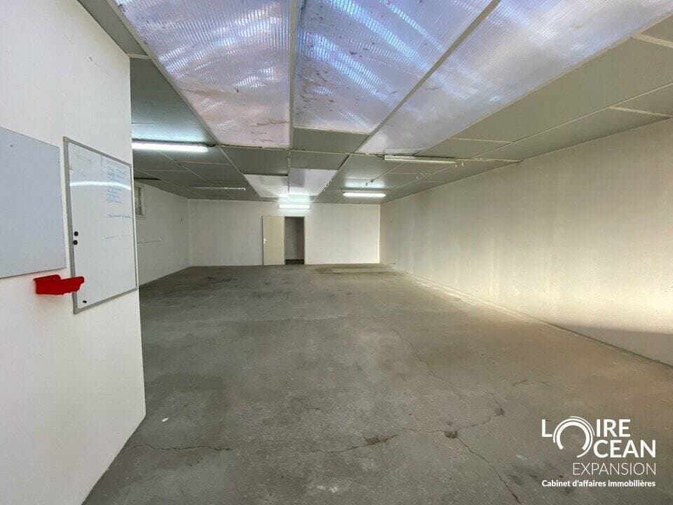 Local commercial · 205 m² · Location — photo 2