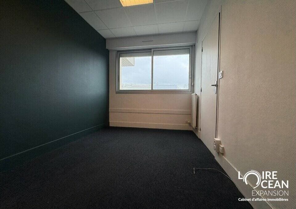 Local commercial · 89 m² · Location — photo 2