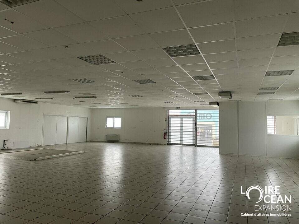 Local commercial · 336 m² · Achat des murs — photo 1
